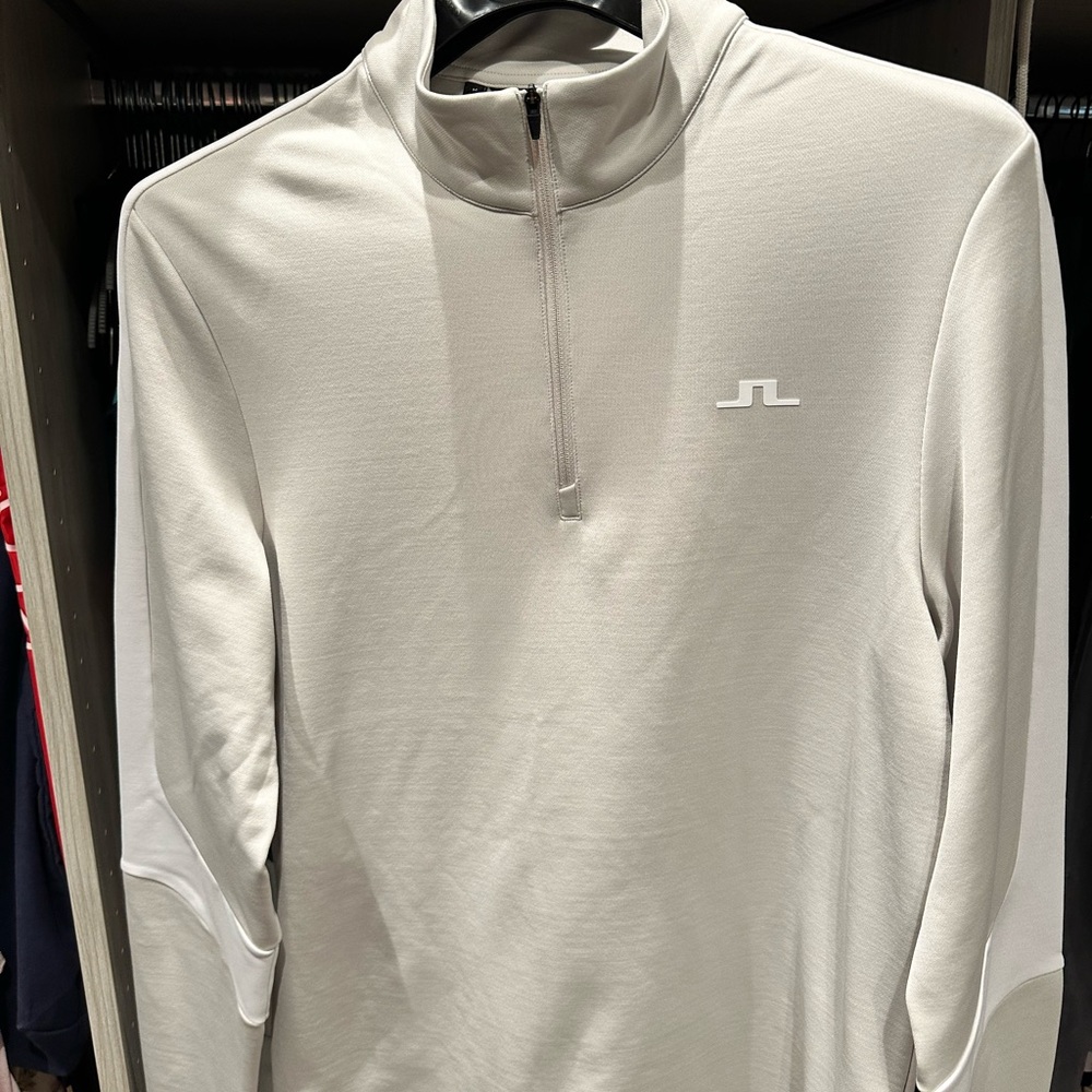 J Lindeberg men’s midlayer 1/2 zip golf